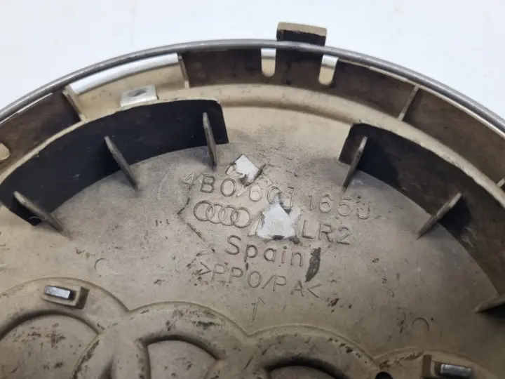 Audi DEKIELEK FELGI Kapsel kołpak 4B0601165J 167mm