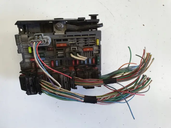 Citroen Berlingo III SKRZYNKA BEZPIECZNIKÓW Moduł BSM 9664706280