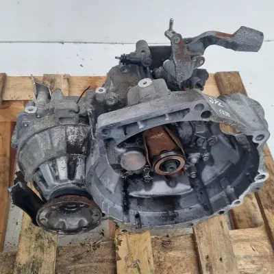 VW Passat B6 2.0 FSI SKRZYNIA BIEGÓW manualna JYL manual