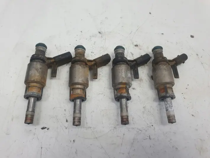 Audi A3 II 8P 2.0 TFSI WTRYSKIWACZ 06G906036B wtrysk