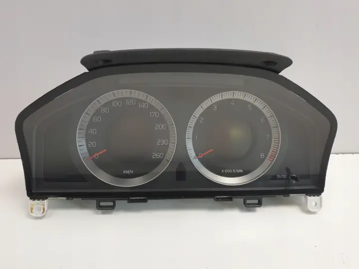 Volvo V70 XC70 III 2.5 T LICZNIK ZEGARY 31270366AA