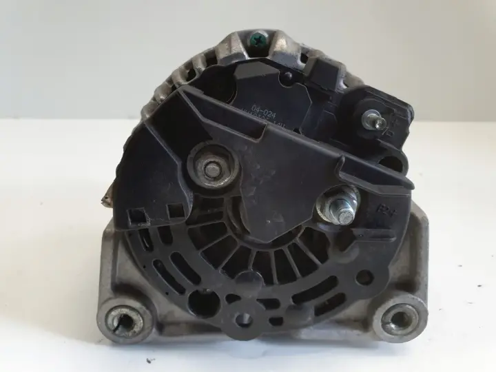 Opel Astra III H 1.6 16V ALTERNATOR BOSCH