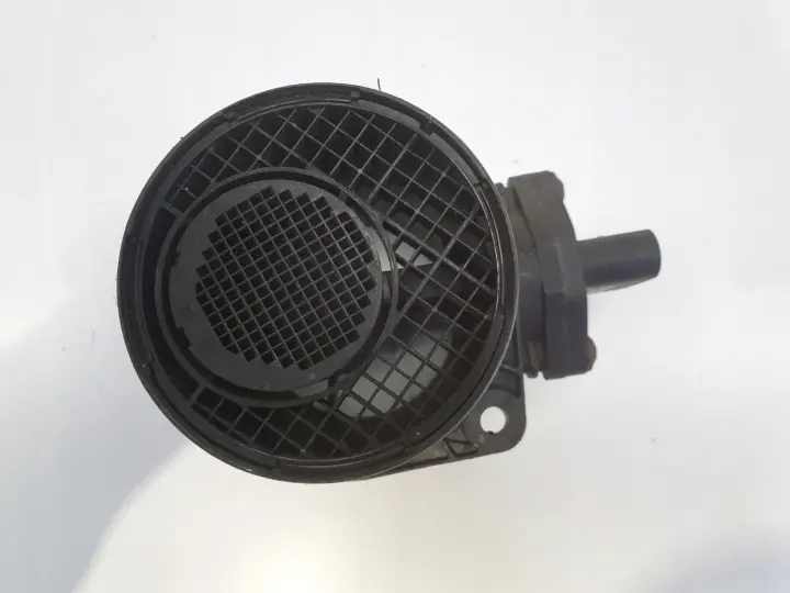 VW Golf V 2.0 TDI PRZEPŁYWOMIERZ POWIETRZA 0281002461 074906461B