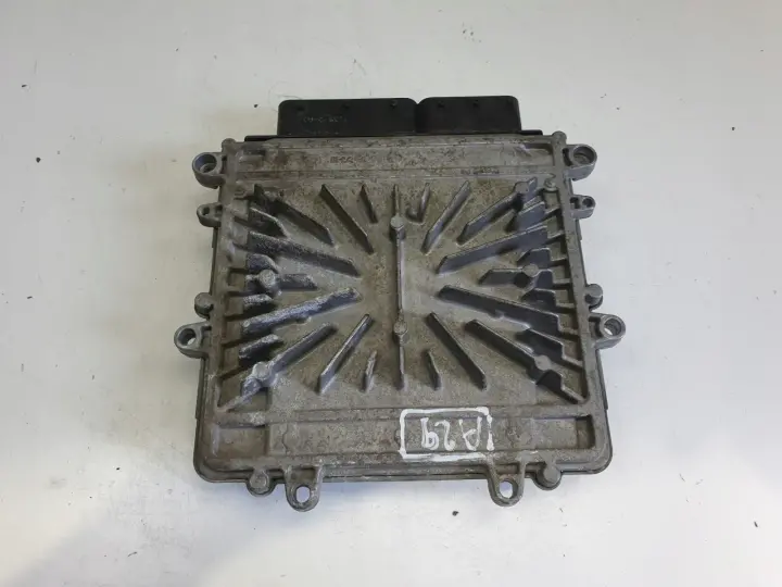 Volvo XC60 2.4 D5 STEROWNIK SILNIKA komputer 31392982