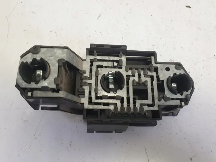Passat B4 kombi WKŁAD TYLNEJ LAMPY Lewy tył kierowcy 3A9945257