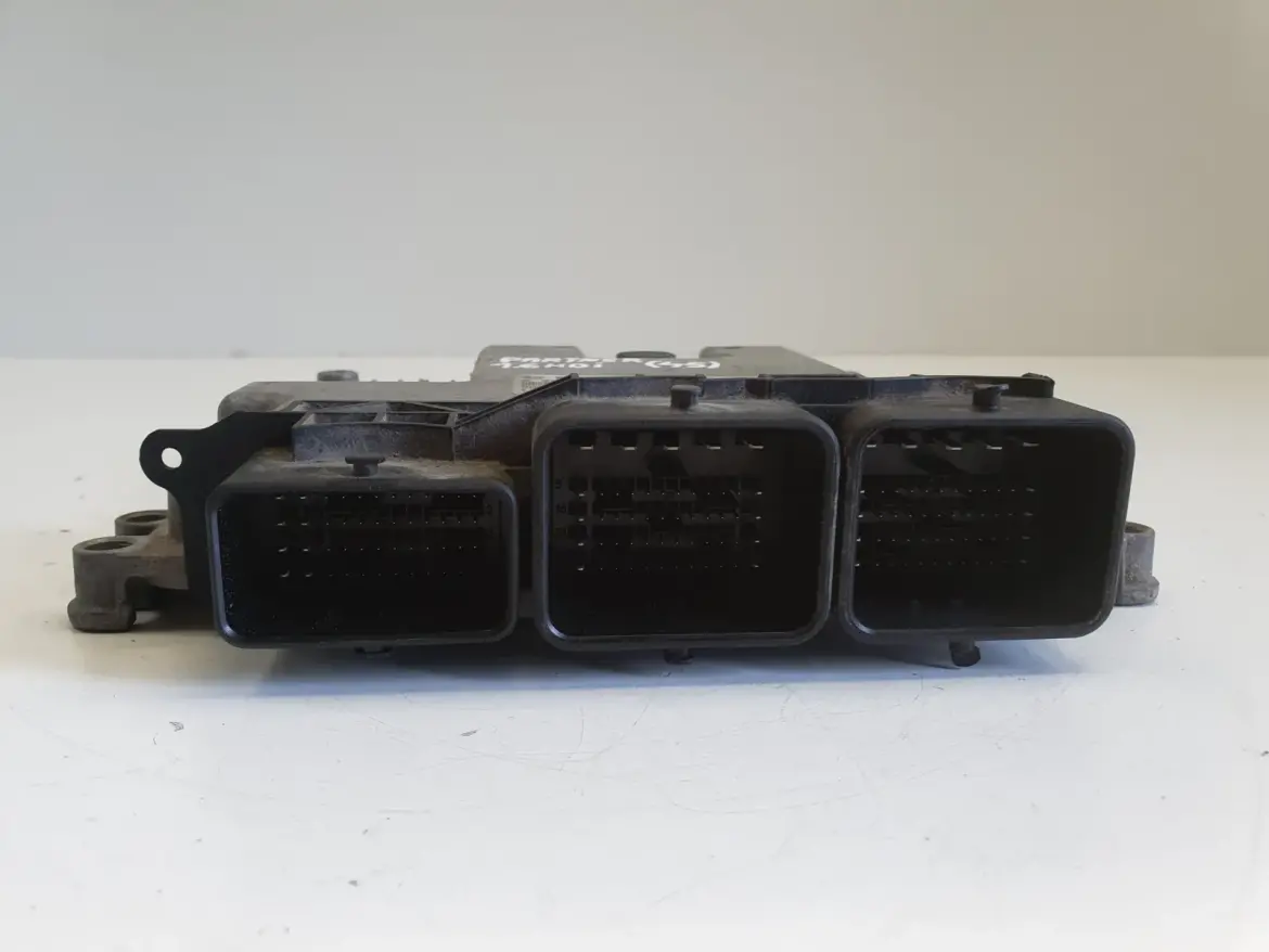 Peugeot Partner II 1.6 HDI STEROWNIK SILNIKA komputer 0281030546