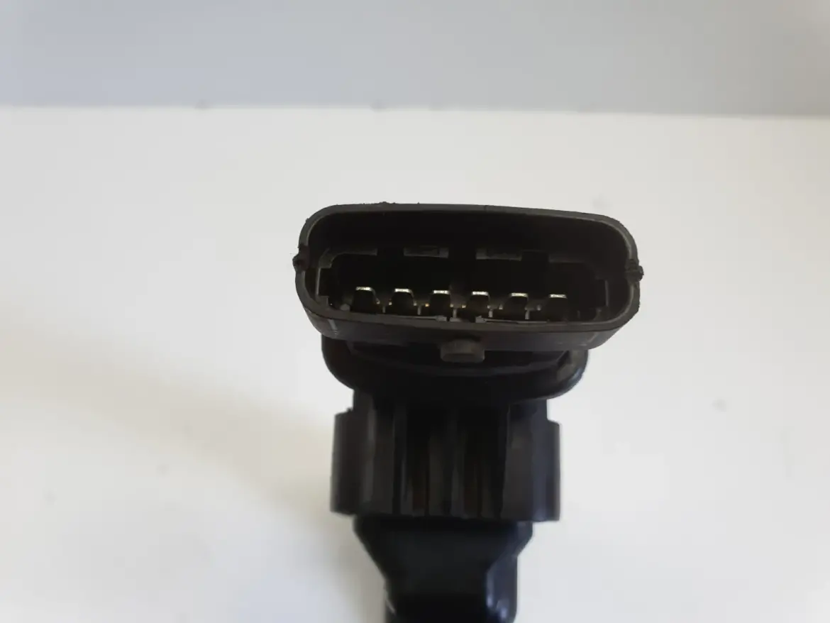 Opel Corsa D 1.2 1.4 16V CEWKA ZAPŁONOWA GN10204 delphi