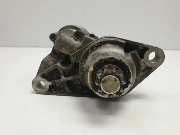 VW Golf V 1.6 FSI ROZRUSZNIK bosch 0001120406