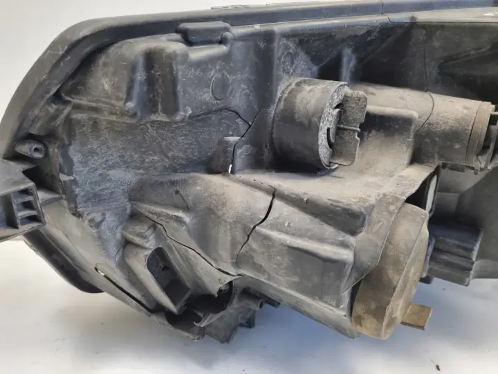 Dacia Sandero II LIFT 12-20r PRZEDNIA LAMPA PRAWA PRAWY PRZÓD 260105925R
