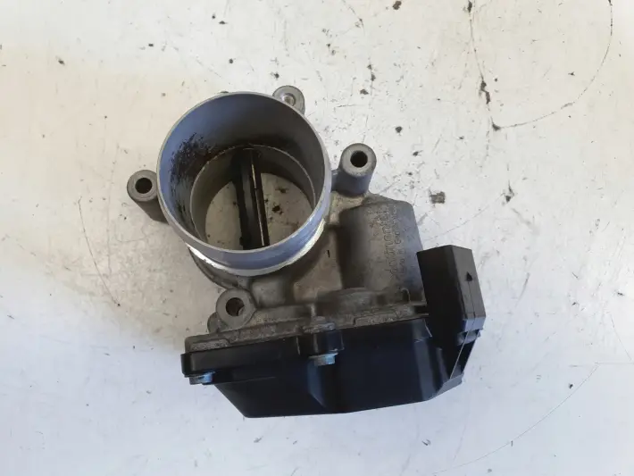 VW Passat B6 2.0 TDI PRZEPUSTNICA 03L128063AF