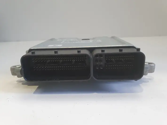Volvo V40 II 2.0 D3 STEROWNIK SILNIKA komputer 31336983 0281018414