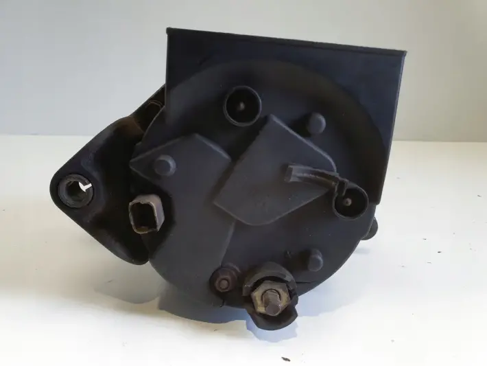 Renault Clio II 1.6 16V ALTERNATOR 7700870279 valeo