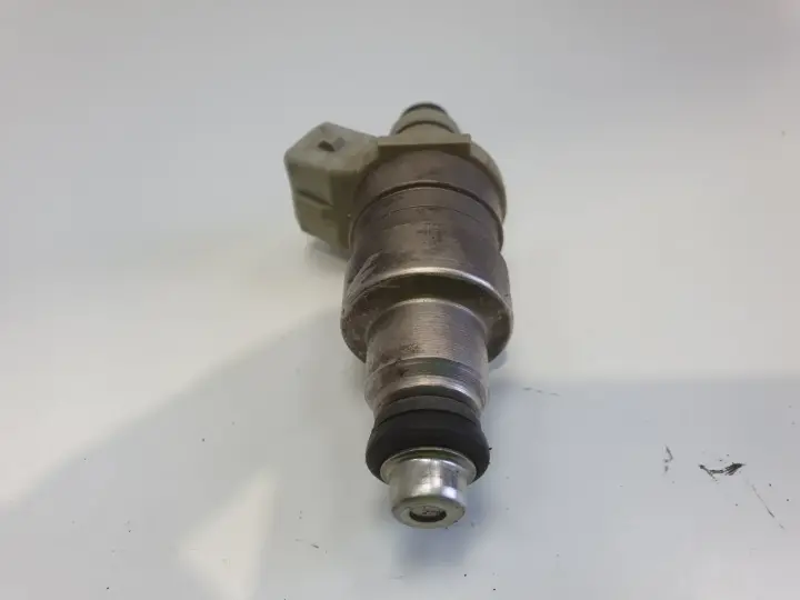 Peugeot 306 1.4 8V WTRYSKIWACZ wtrysk IW155