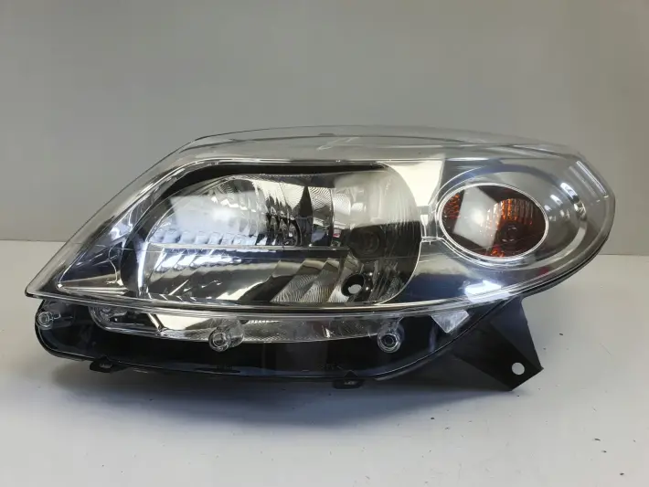 Dacia Sandero 08-12r PRZEDNIA LAMPA LEWA lewy przód