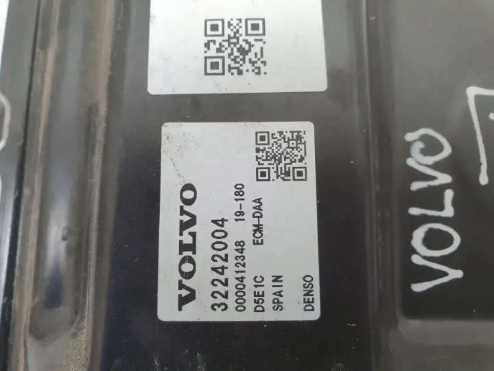 Volvo XC60 II 2.0 T6 STEROWNIK SILNIKA komputer 32242004