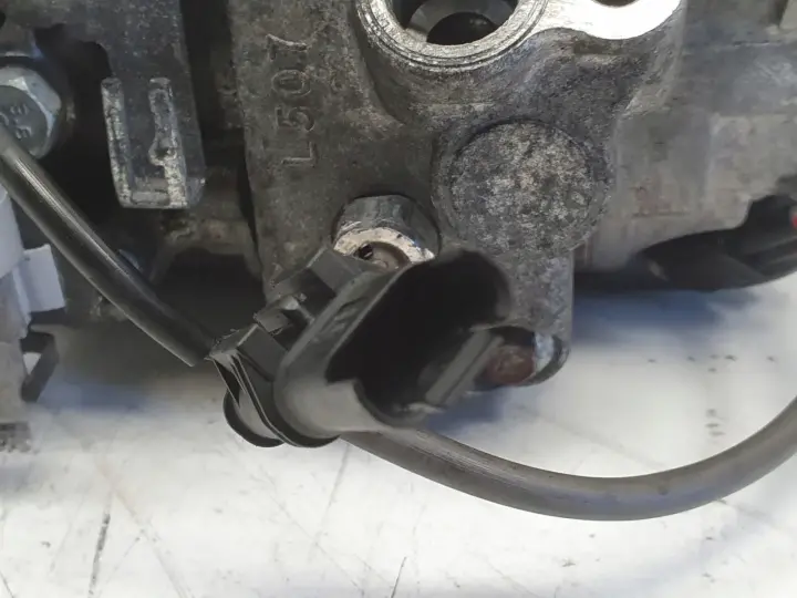 BMW E90 E91 2.0 D SPRĘŻARKA KLIMATYZACJI 447260-1851