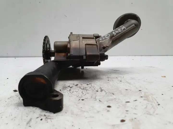 Mercedes W245 1.7 8V B POMPA OLEJU olejowa 2661810601