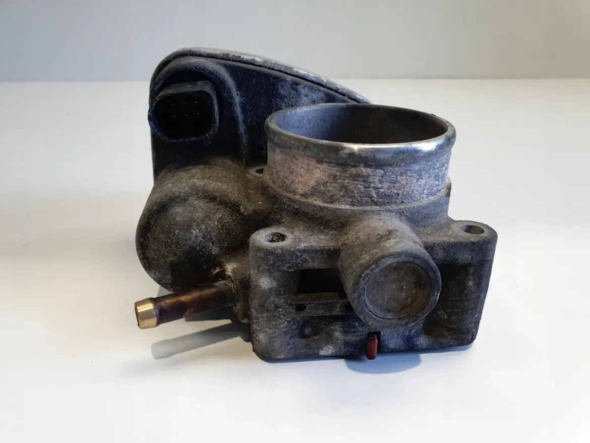 Mini Cooper R50 R53 1.6 16V PRZEPUSTNICA 7509043