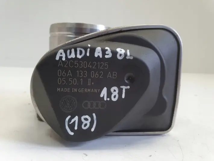 Audi A3 II 8P 1.6 8V PRZEPUSTNICA 06A133062AB