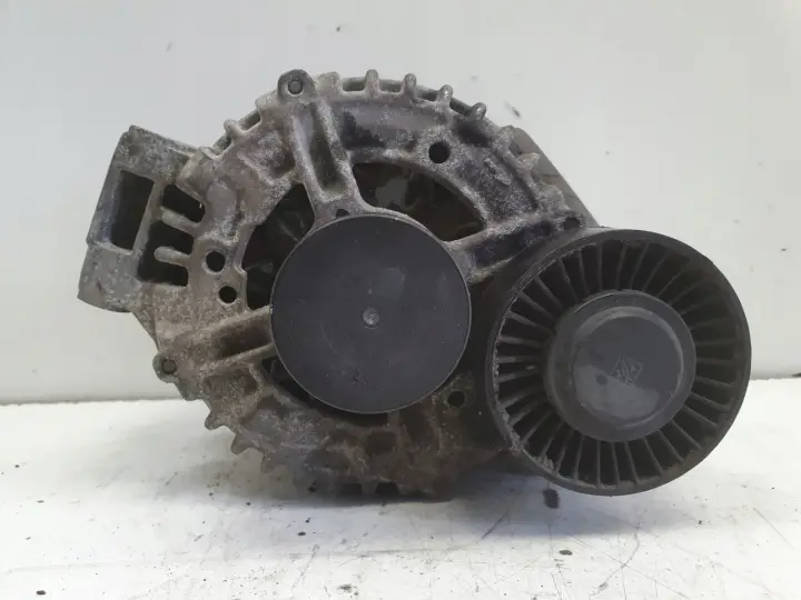 BMW E87 E90 2.0 i ALTERNATOR 0121715017