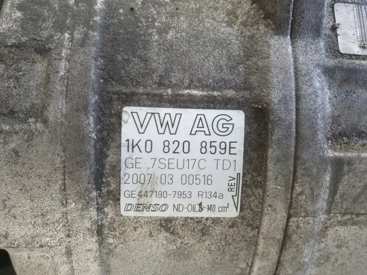 VW Golf V 1.6 FSI SPRĘZARKA KLIMATYZACJI 1K0820859E