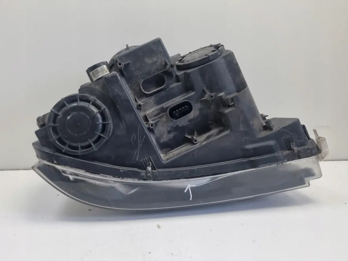 Range Rover Sport L320 05-09r PRZEDNIA LAMPA LEWA lewy przód XENON EUROPA