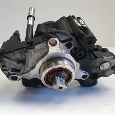 Ford Kuga 2.0 TDCI POMPA WTRYSKOWA 9687959180