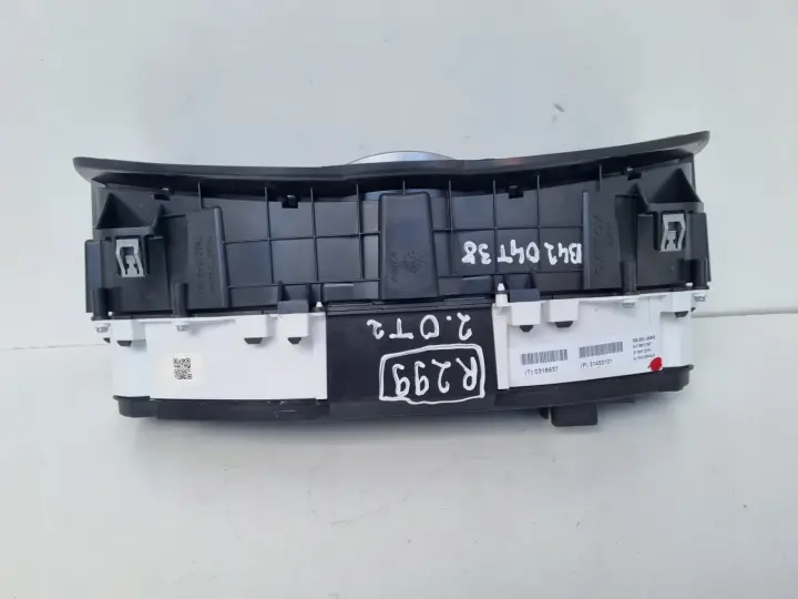 Volvo V40 II 2.0 T Benzyna LICZNIK ZEGARY Europa 31453101