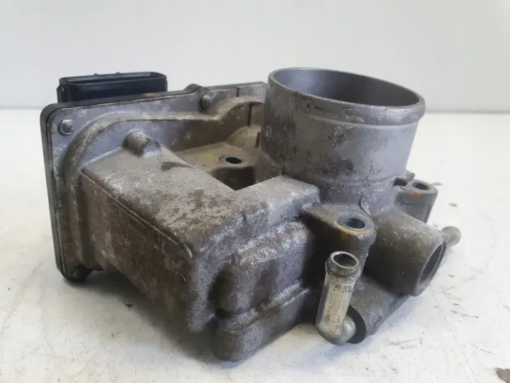 Nissan Pixo 1.0 12V PRZEPUSTNICA