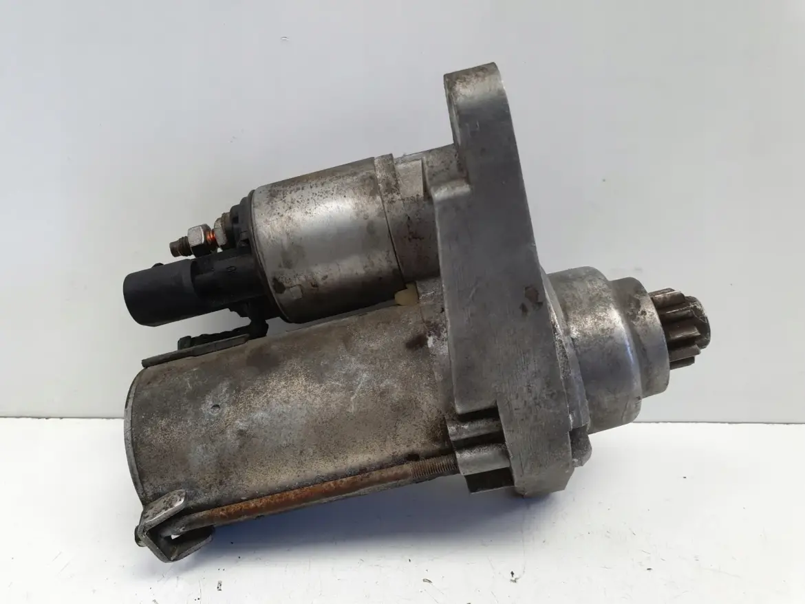 VW Golf V 1.4 16V ROZRUSZNIK valeo 02T911023S