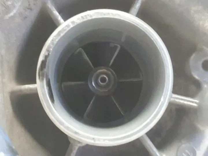 Peugeot 307 2.0 HDI TURBOSPRĘŻARKA turbo 9645247080