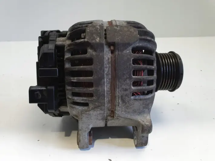 Audi A3 8P VW Golf V 1.9 TDI ALTERNATOR bosch 06F903023F 140A