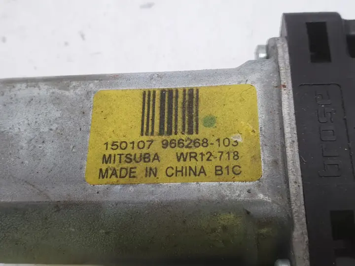 Volvo V40 II 12-16r SILNICZEK SZYBY lewy przód KIEROWCY 966268