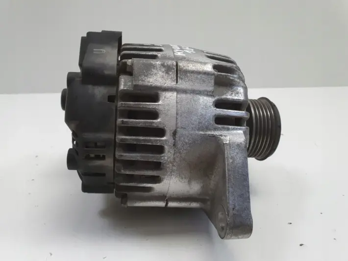 Hyundai i30 1.6 CRDI ALTERNATOR 2655475 valeo 120A