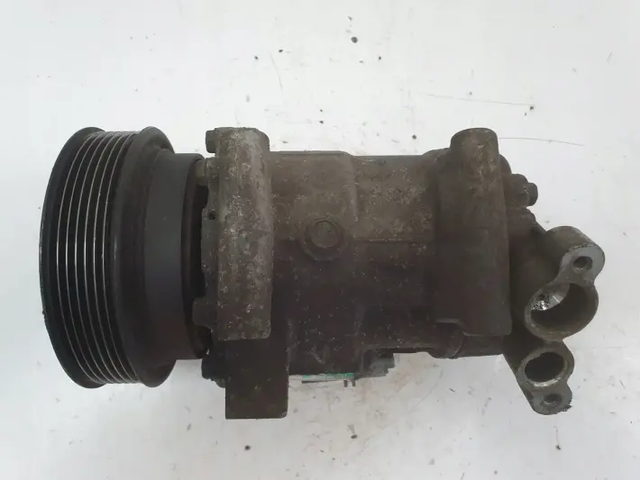 Renault Clio III 1.2 16V SPRĘŻARKA KLIMATYZACJI 8200357173