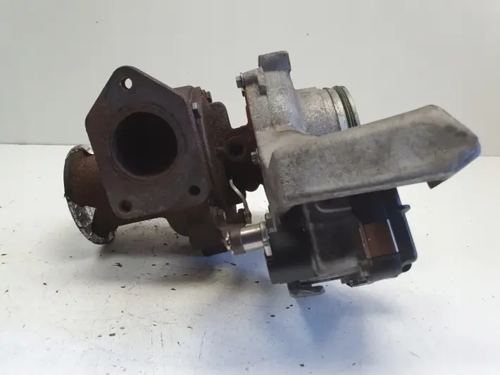 BMW E90 E91 2.0 D N47 TURBOSPRĘŻARKA turbo 767378-9010S