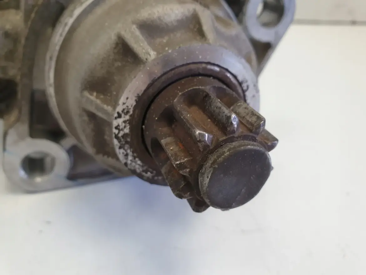 Audi A3 II 8P 1.6 FSI ROZRUSZNIK 0001121402