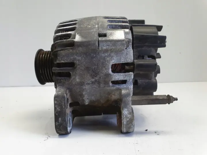 VW Golf V 1.6 FSI ALTERNATOR 110A 03C903023B valeo