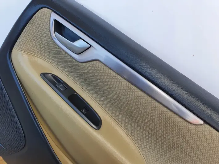 Volvo S60 TYLNY TYLNI BOCZEK DRZWI PRAWY TYŁ euro
