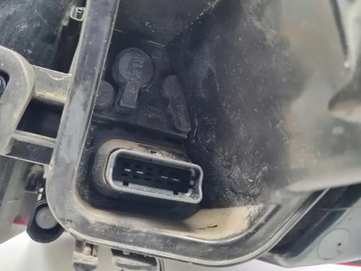 Renault Megane III kombi TYLNIA TYLNA LAMPA LEWA lewy tył 265550010R