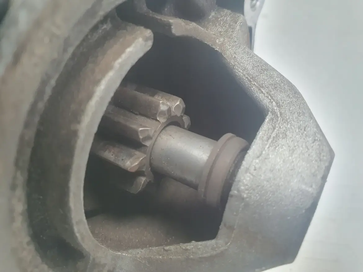 Volvo V70 II 2.4 T ROZRUSZNIK 0001108167