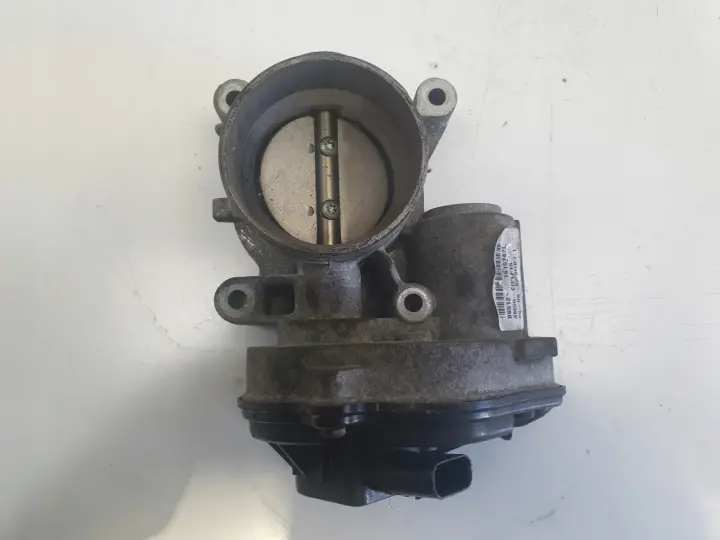 Ford Focus MK2 II 1.8 16V PRZEPUSTNICA 4M5G-ED