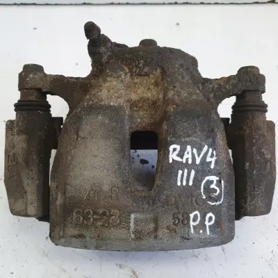 Toyota RAV4 IV V PRZEDNI ZACISK HAMULCOWY lewy przód KIEROWCY 63-28