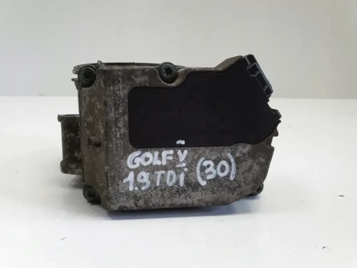 VW Golf V 1.9 TDI PRZEPUSTNICA 03G128063C