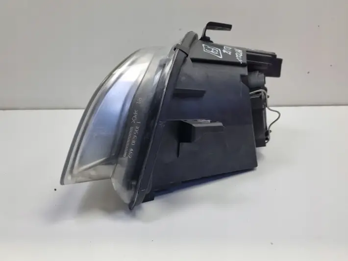 Audi A4 B7 04-08r PRZEDNIA LAMPA PRAWA PRAWY PRZÓD 1305630462