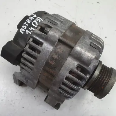 Opel Astra IV J 1.4 T turbo ALTERNATOR 13581885 100A