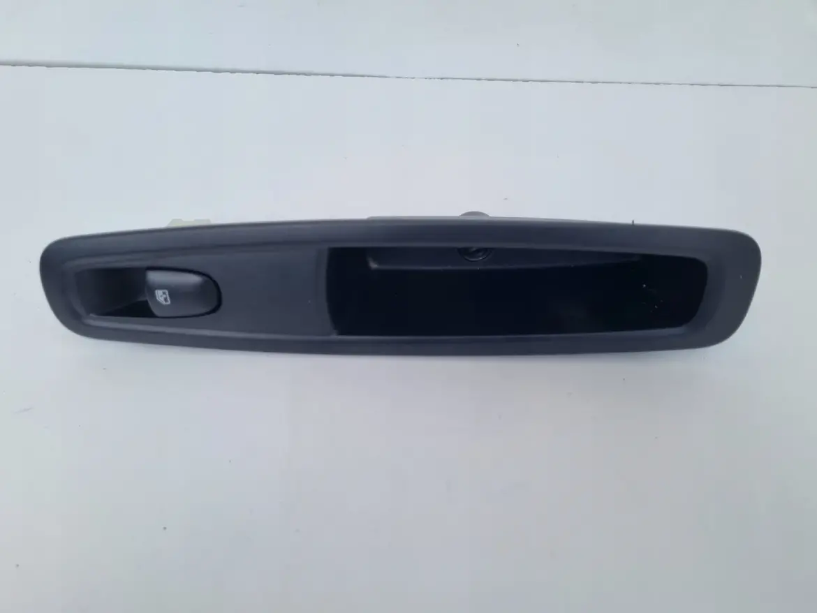 Renault Kadjar PRZEŁĄCZNIK SZYBY PANEL prawy tył PASAŻERA 829508687R