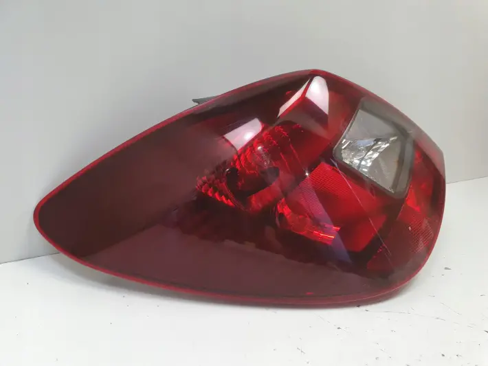 Opel Corsa D 5 drzwi TYLNA LAMPA LEWA lewy tył kierowcy Dymiona