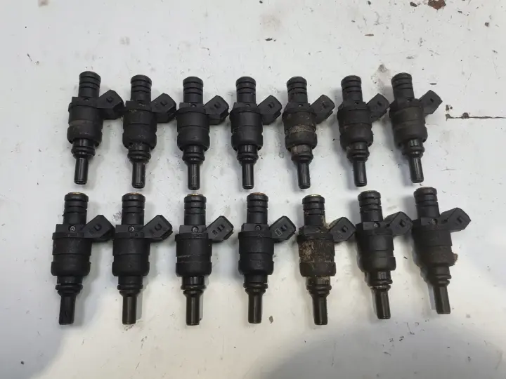 Audi A3 8L 1.8 20V WTRYSKIWACZ wtrysk 06A906031D