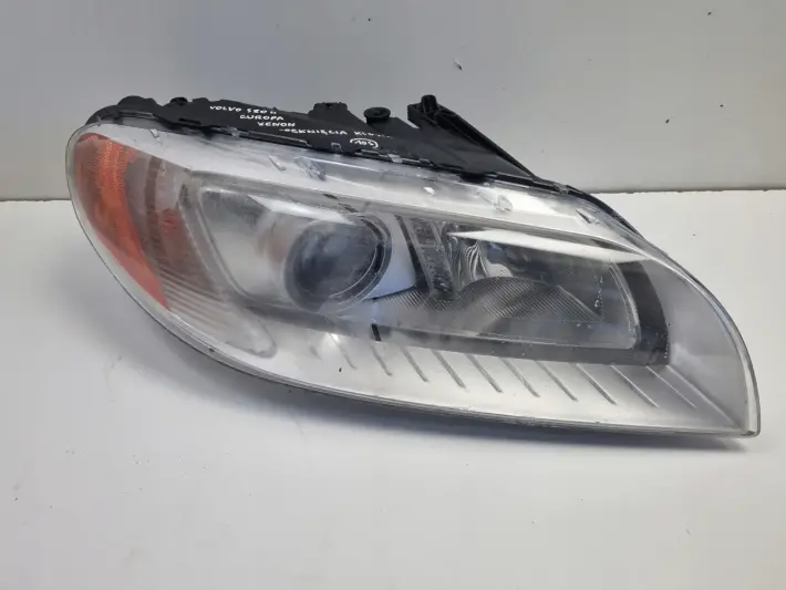 Volvo S80 II V70 III 06-16r PRZEDNIA LAMPA PRAWA PRAWY PRZÓD xenon 31214348